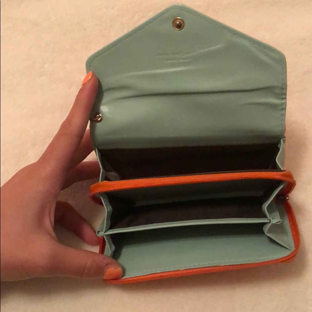 Crown Smart Pouch - Picture 2 of 3